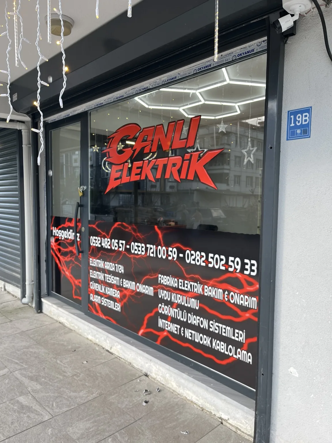 Canlı Elektrik - Canlı Elektrik gece görünümü